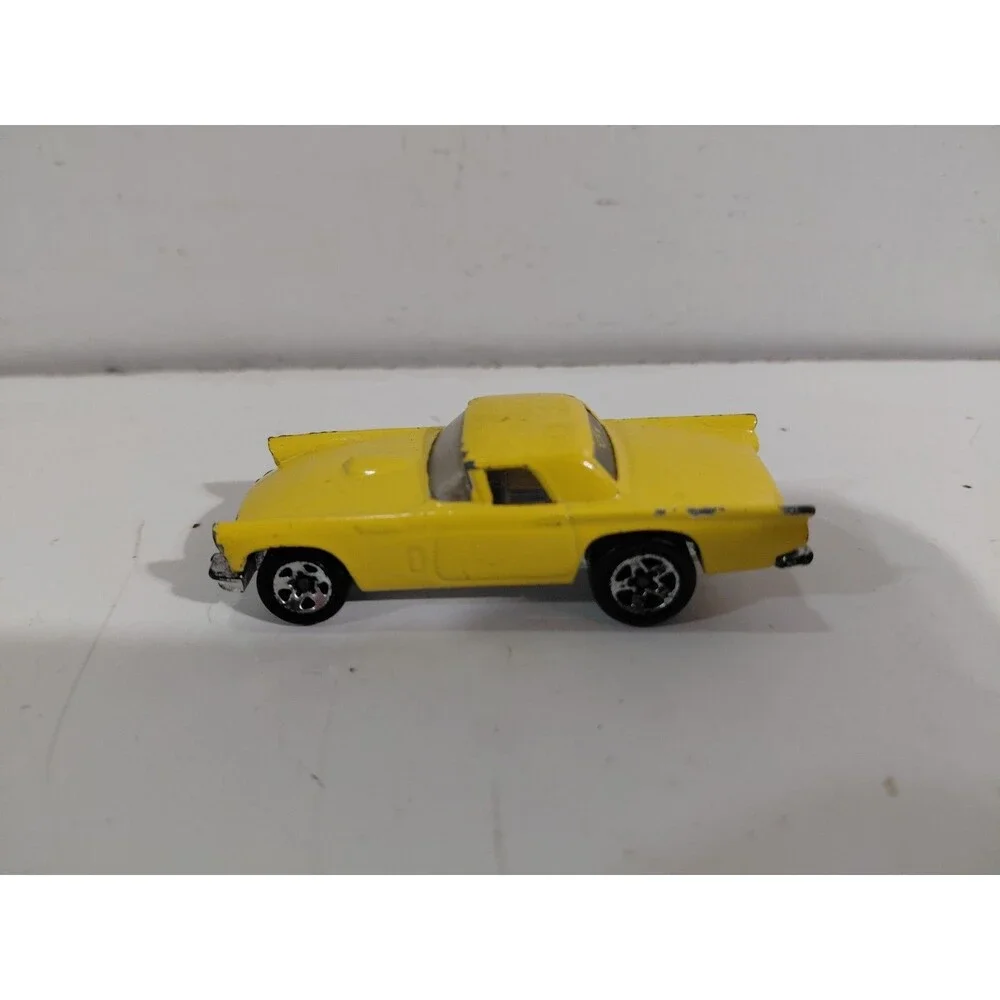 Hot Wheels 1:64 Die Cast Custom 1977 Malaysia 1957 Ford Thunderbird Coupe